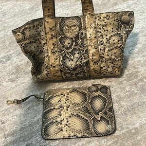 tory burch bag with detachable wallet